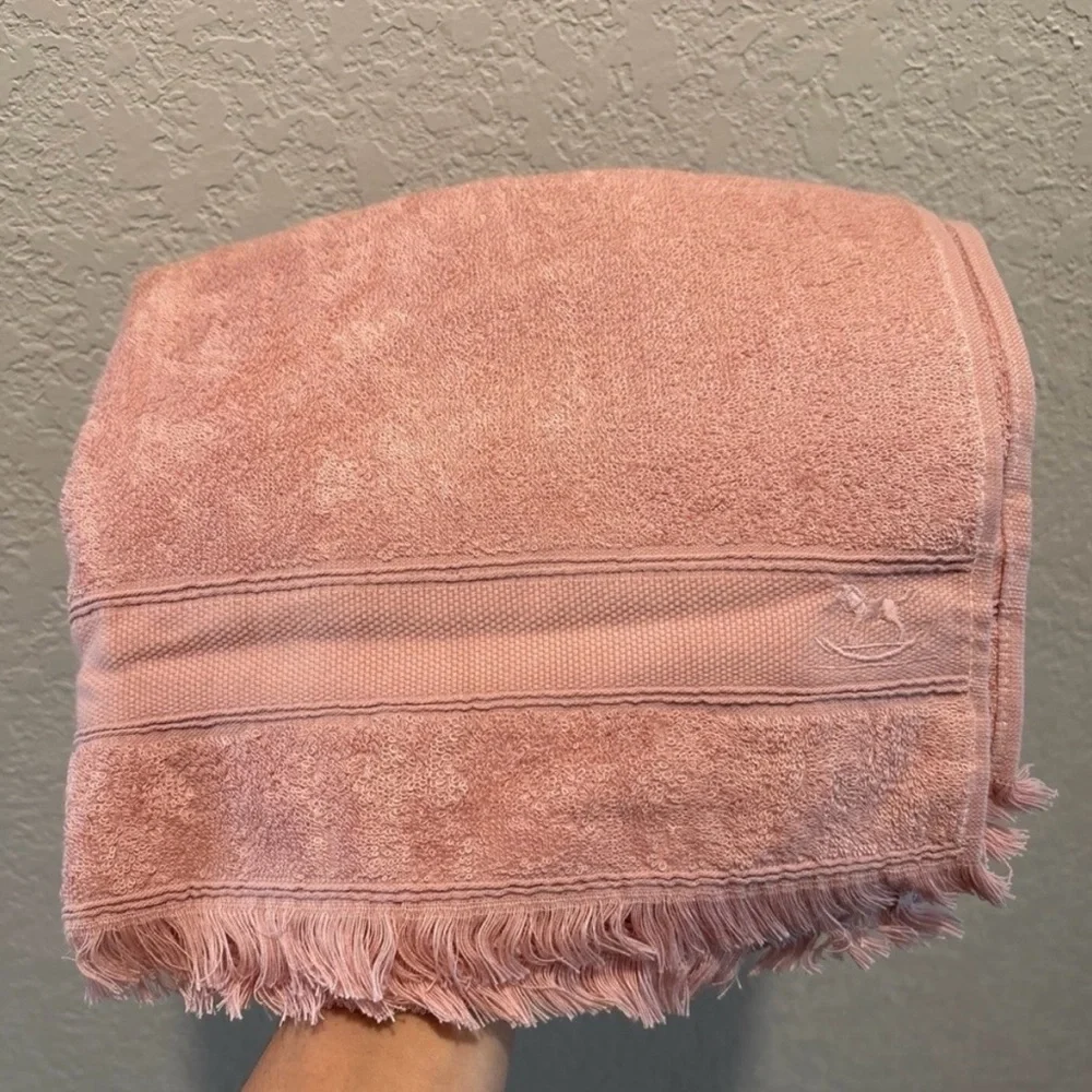 Hermes Paris Elegant Blush Bath Towel